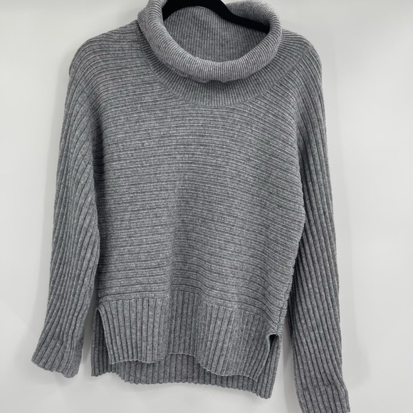Anthropologie Moth Ribbed Knit Sweater Cowl Neck Pullover Low Hem Gray Small - Picture 3 of 7